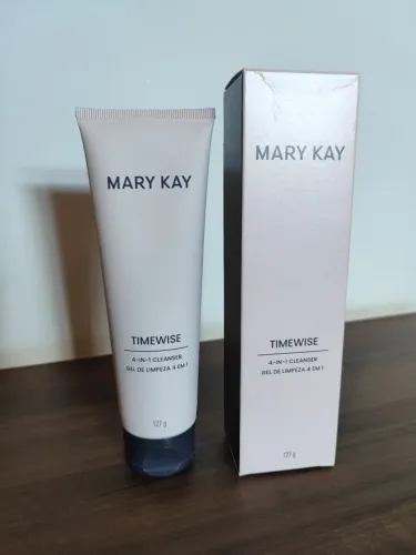 Gel de Limpeza 4 em 1 Mary Kay 