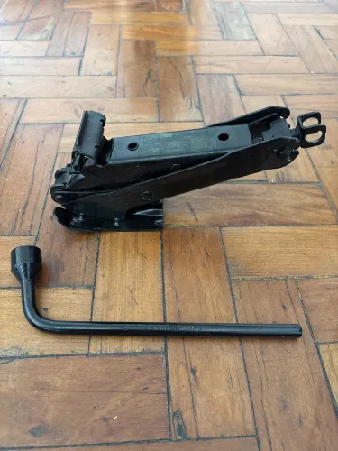Macaco original Volkswagen Gol, Voyage, Saveiro e Parati