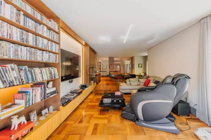 Venda · 4 dormitórios no Casa