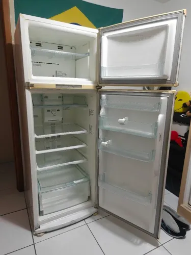 Geladeira Brastemp, Duplex, Frost Free, de 330 litros