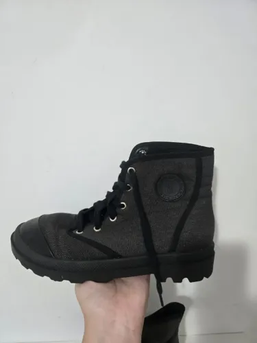Bota 37
