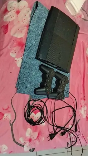 Playstation 3 desbloqueado 18 jogos e 250 GB disponível