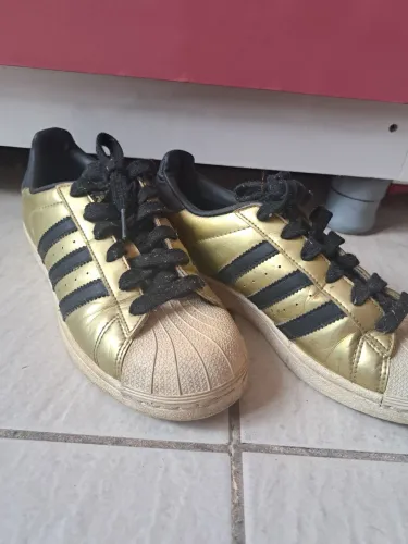 Tênis Adidas