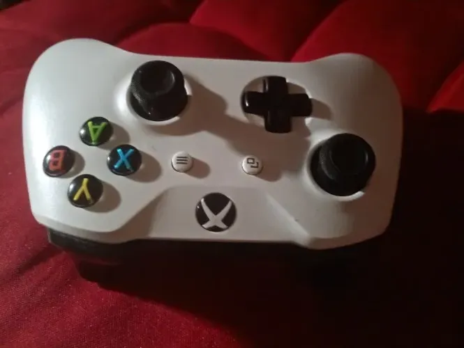 vendo controle de xbo one x 100% FALA COM ALEXANDRE *
