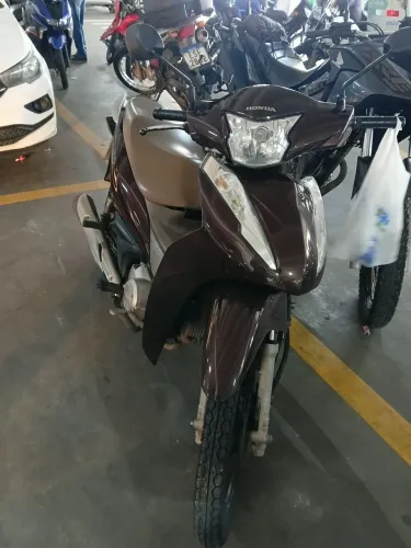 Motos super nova, 2 pneus novos, motivo da venda é trocar por um carro