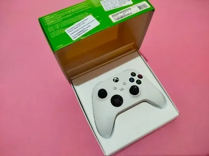 Controle Sem Fio Original Microsoft Xbox Series S/X ou PC - Robot White - Novo na Caixa