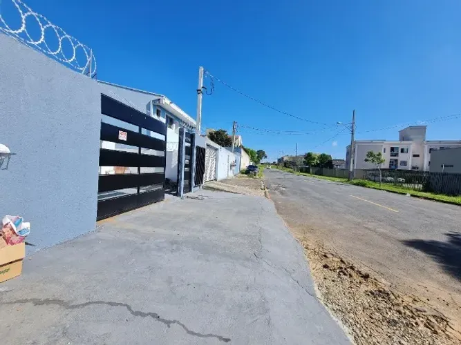 Studio mobiliado com estacionamento - Boqueirão / Hauer