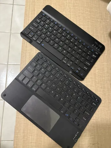 Vende se teclados 