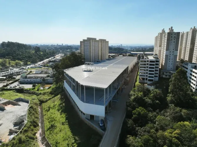 Galpão com 3.237m2 em Itaquera