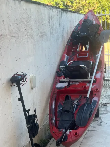 Caiaque tarpon com pedal e motor elétrico completo vendo peças separadas também