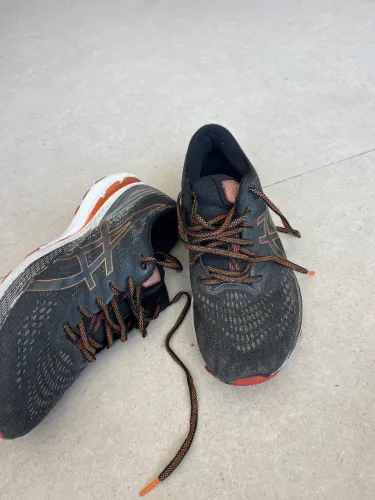 Tênis asics kayano n. 41
