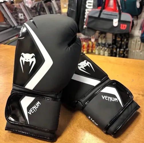 Luva de Boxe e Muay Thai Venum Giant Brasil 12oz