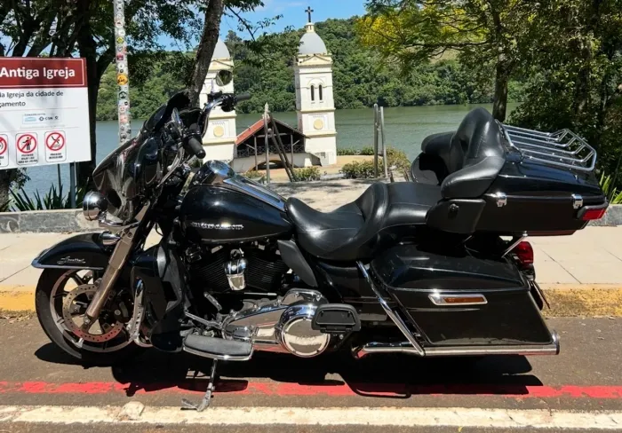 Ultra Limited FLHTK 2019 2o dono