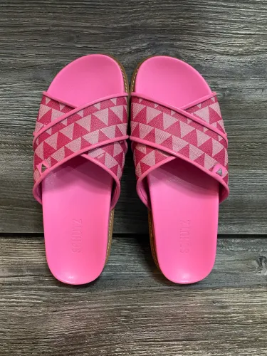 Chinelo Schutz 