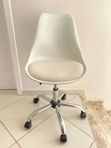 Cadeira Office Eames Moderna Rodinhas