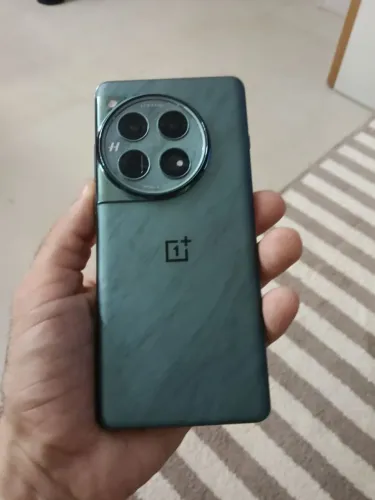 Oneplus 12 12 gb.  512 