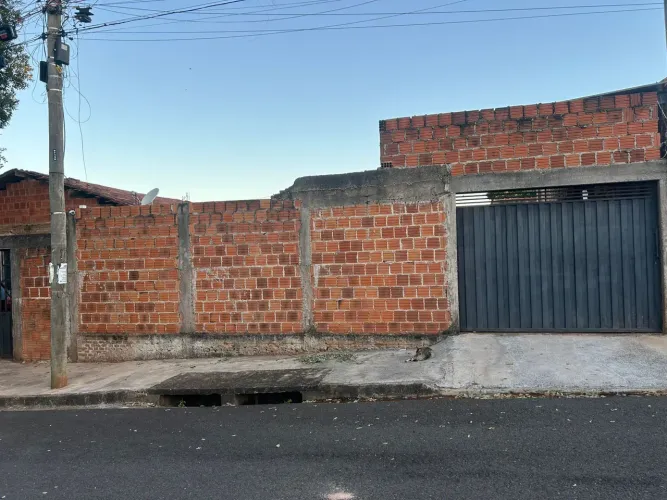 Vendo terreno agua branca 1