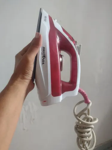 Vendo ferro de passar Britânia novo.