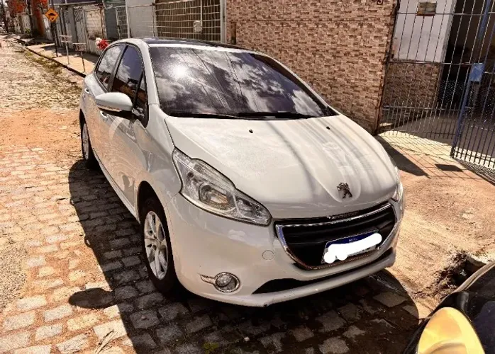 Peugeot 208 Allure 1.5 Flex 8V 5P 2014