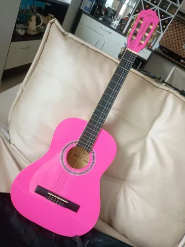 Violão feminino 