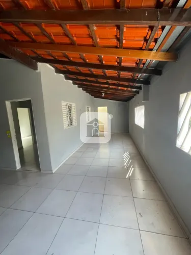 Casa para locação no bairro Guarani