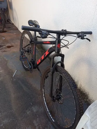 Bicicleta GT Roma Aro 29 Seminova Exselente Estado. Pronta para uso. Ideal para passeios.