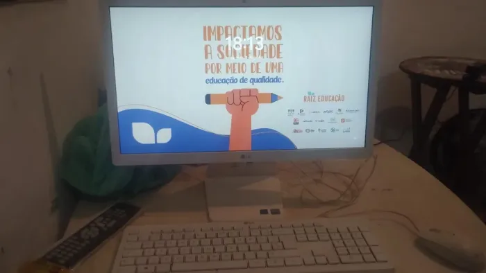 Computador All in One LG 22", Windows 10 Home, Celeron, 4GB, 500GB