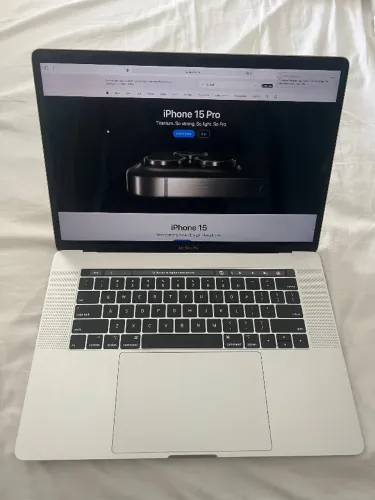 MacBook Pro 15 polegadas Intel Core i7 6-Core