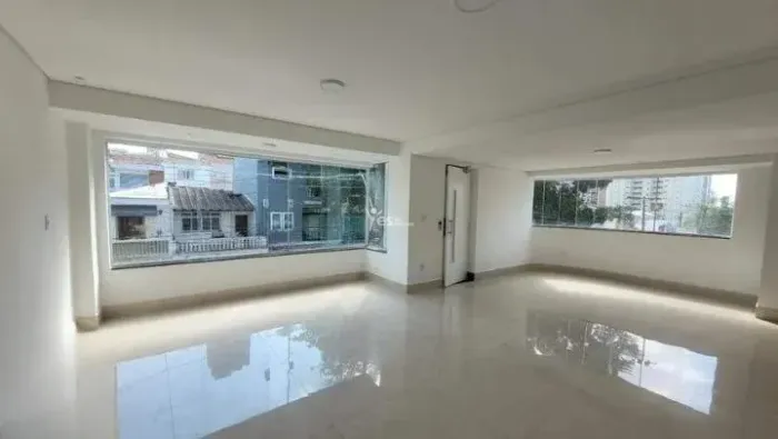 Sobrado de alto padrão com piscina e churrasqueira para alugar em Santo André REF: 17444