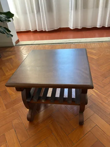 Mesa lateral em madeira 0,48x0,48x0,40 alt