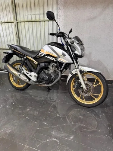 CG 160 edição 25 anos . Cg valor já está no mínimo FIPE 14.900