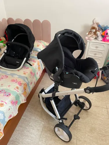 Carrinho + bebê conforto com base Mobi Safety 1st