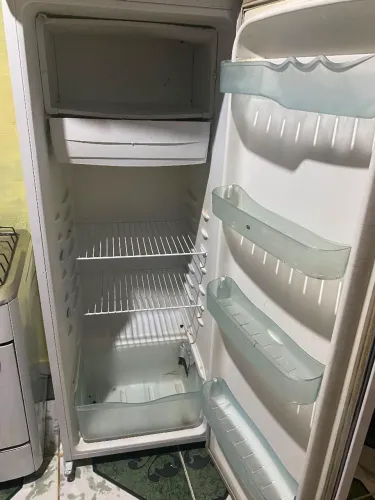 Geladeira com defeito não está gelando