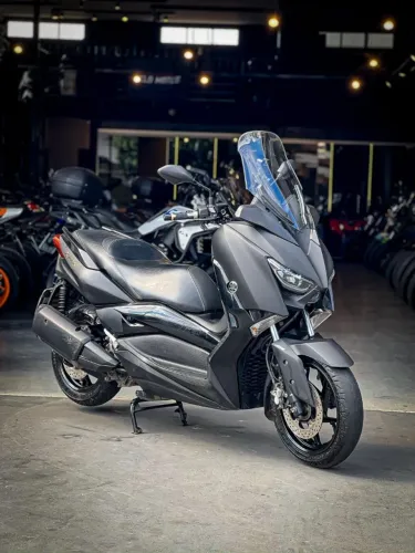 YAMAHA XMAX 250