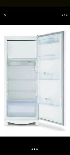 Vendo geladeira NOVA,ainda embalada,nunca usada,261 litros.