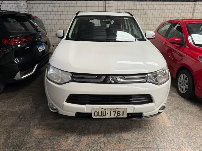 Mitsubishi Outlander 2.0 16V 160cv Aut. 2014