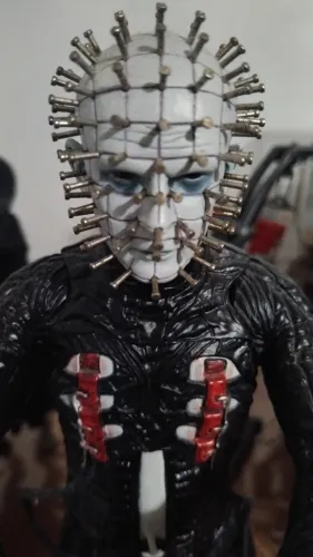 Boneco Pinhead Hellraiser III Hell on Earth Mezco Toyz action figures