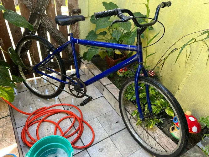 Bicicleta aro 26 pra sair logo