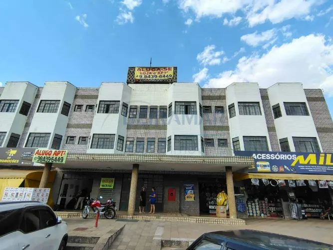 Prédio Residencial e Comercial à Venda  Oportunidade para Investidores na Ceilândia -Setor