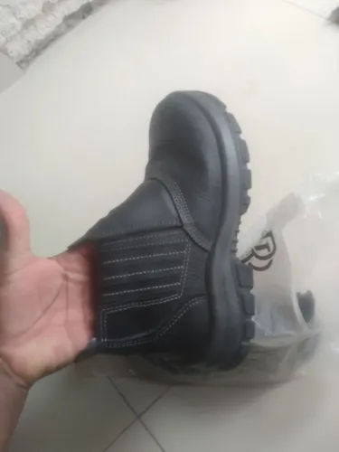 Só vendo bota de segunça
