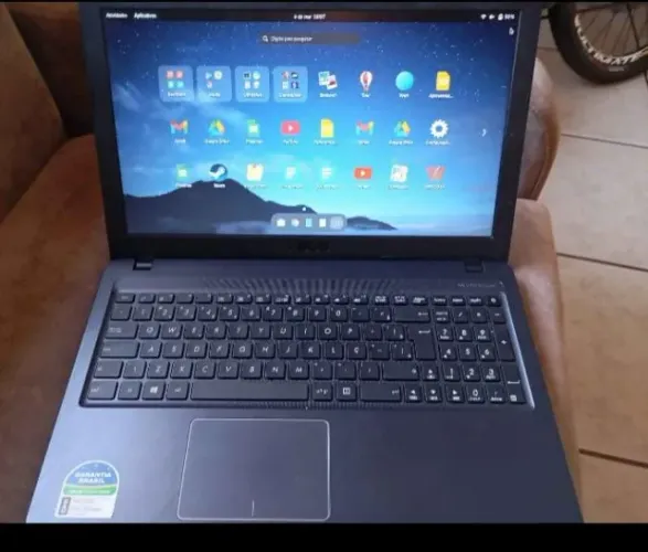 Notebook ASUS 15,6" 1 Tb, processador i3, 4 GB de RAM