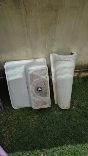 Tanquinho de Cerâmica e Pia de Inox com Concreto