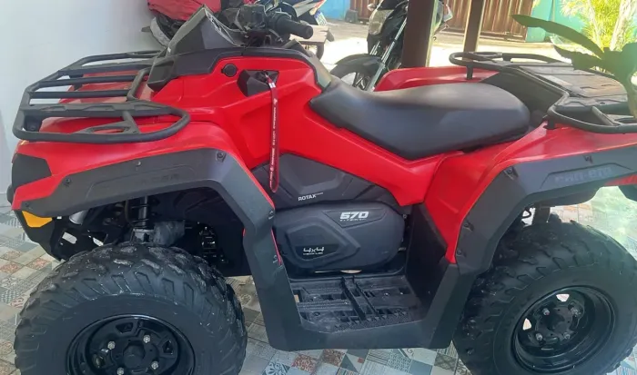 Vendo um quadriciclo 