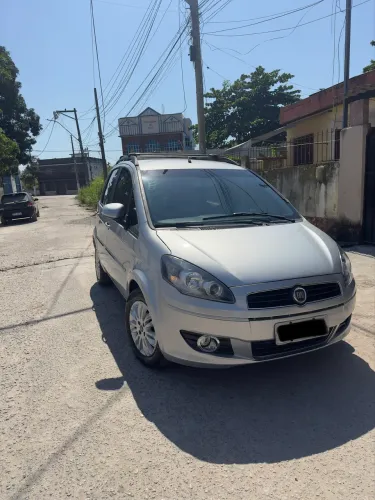 Fiat Idea Attractive 1.4 Fire Flex 8V 5P 2012