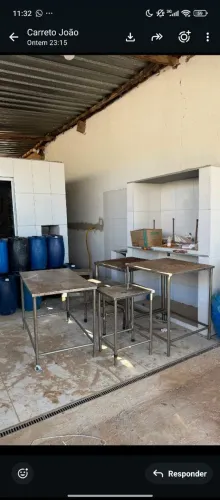 Mesas inox , só precisa lixar ,estão ótimas ..