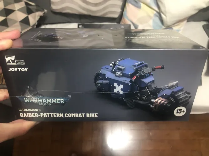 Moto Joytoy warhammer 1/18 - blue- Ultramarine
