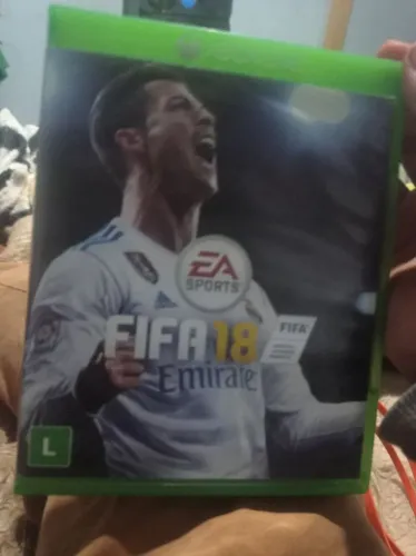 Dois disco, GTA 5 e fifa 19, troco por um skate profissional e 10 reais