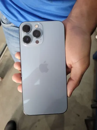 iPhone 13 Pro Max muito bem conservado
