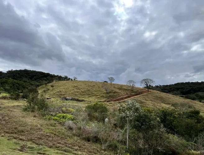 Terreno com nascente 