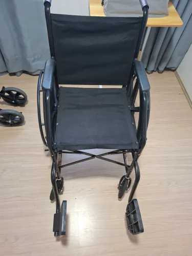 Cadeira de Rodas Dobrável